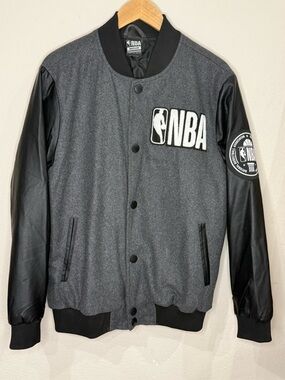 NBA Bomber Jacket Medium Gray Wool Black Faux Leather Sleeves Men’s Size Medium